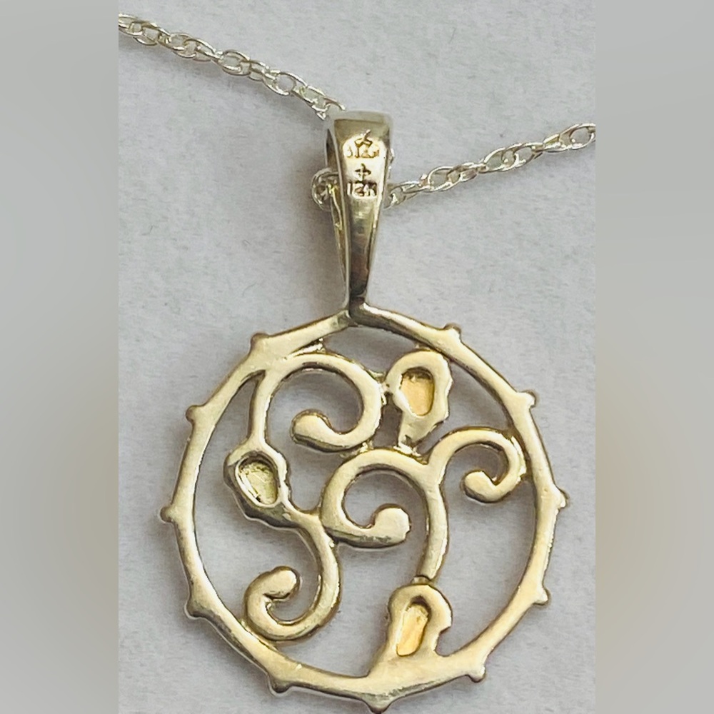 12k Tricolor Leaf Pendant and Sterling 925 Necklace - Picture 6 of 9